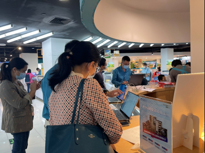 深圳消费电子和家电补贴启动首日 市民热情高涨，商家竞相发力，电子产品销售迎来热潮